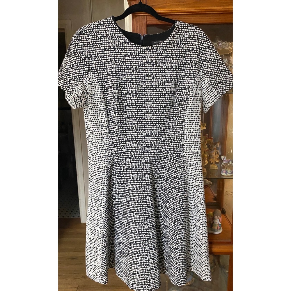 Banana Republic Black White Textured Dot Fit Flare Dress Short Sleeve Size 14